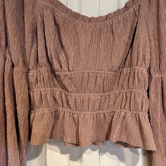 Aster Cinched Plisse Top In Blush - Picture 3 of 4